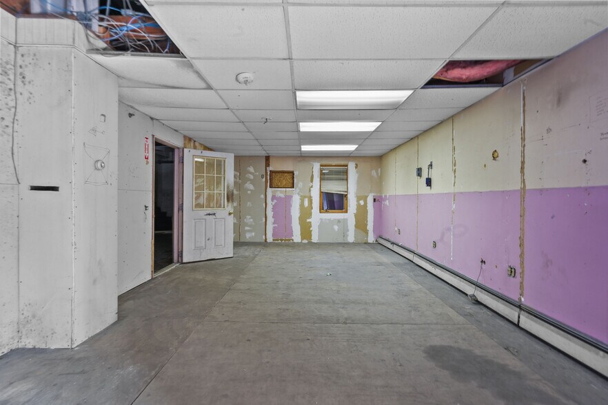 More Photos Of 431 Harris Ave, Providence Warehouse For Sale