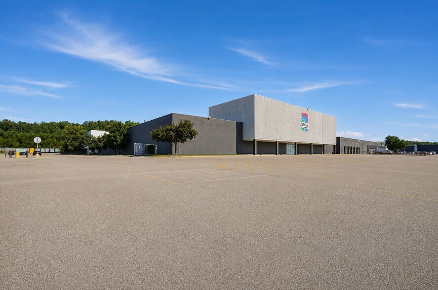 More Photos Of 1475 Upper Valley Pike, Springfield Unknown For Lease