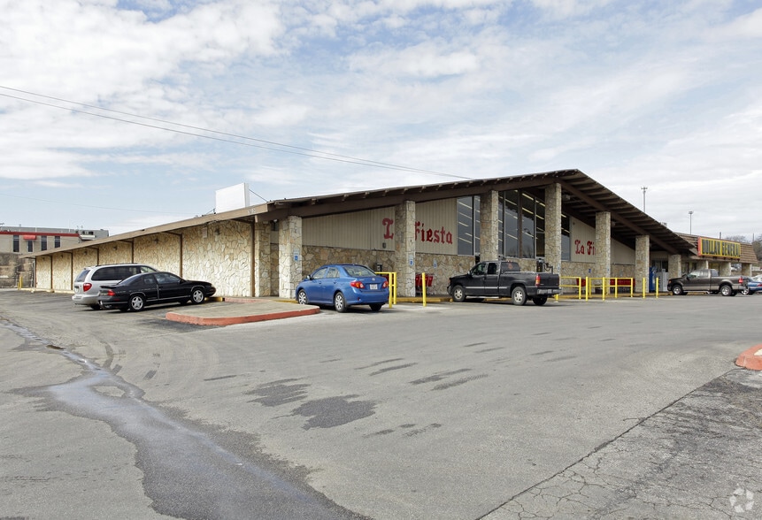 Primary Photo Of 6103 Pecan Valley Dr, San Antonio Supermarket For Sale