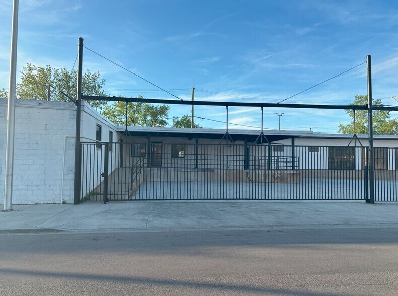 More Photos Of 2048 W Hubbard St, Chicago Showroom For Lease