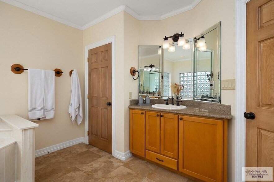 More Photos Of 25219 Bass Blvd, Harlingen Lodge Meeting Hall For Sale