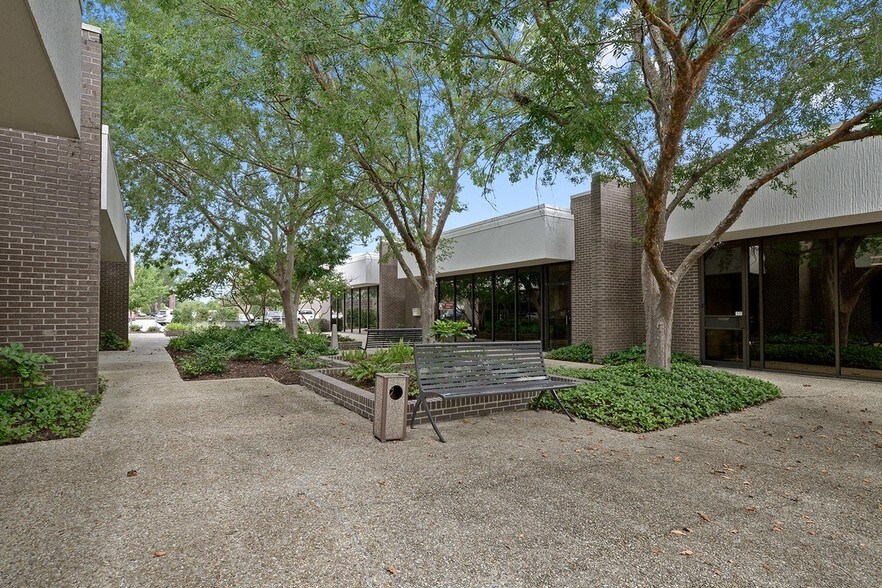More Photos Of 4354 S Sherwood Forest Blvd, Baton Rouge Office For Lease