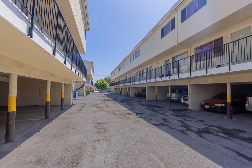 More Photos Of 75 N Hebbron Ave, Salinas Apartments For Sale