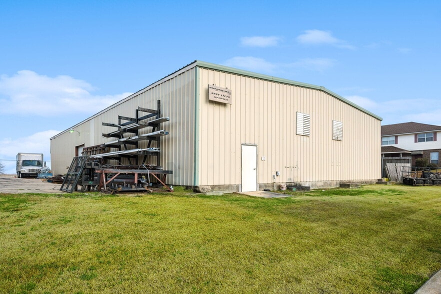 More Photos Of 4632 Pontchartrain Dr, Slidell Flex For Sale