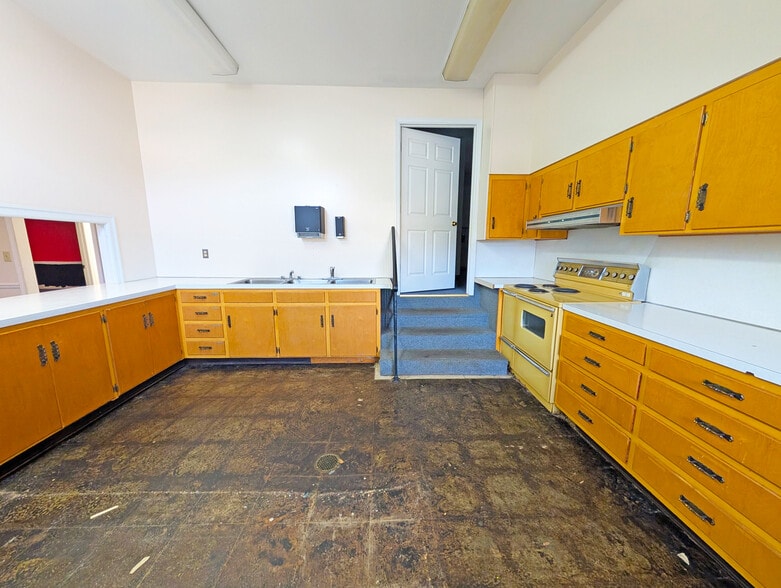 More Photos Of 461 Choccolocco Rd, Anniston Religious Facility For Sale