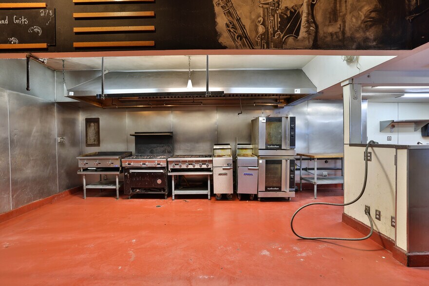 More Photos Of 374 S 1st St, San Jose Storefront For Sale