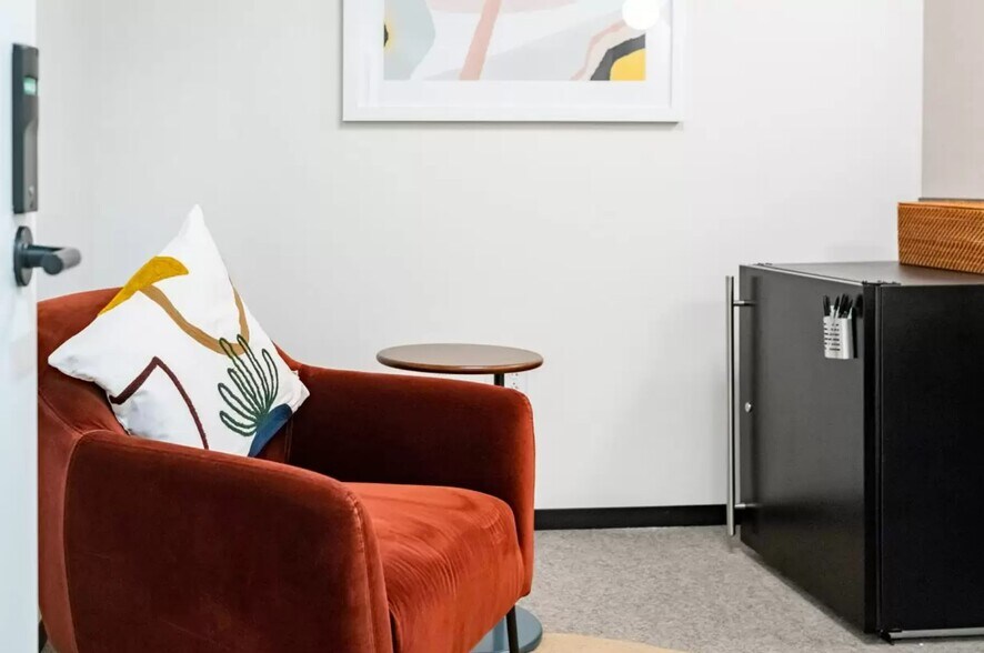 More Photos Of 880 Monon Green Blvd, Carmel Coworking Space