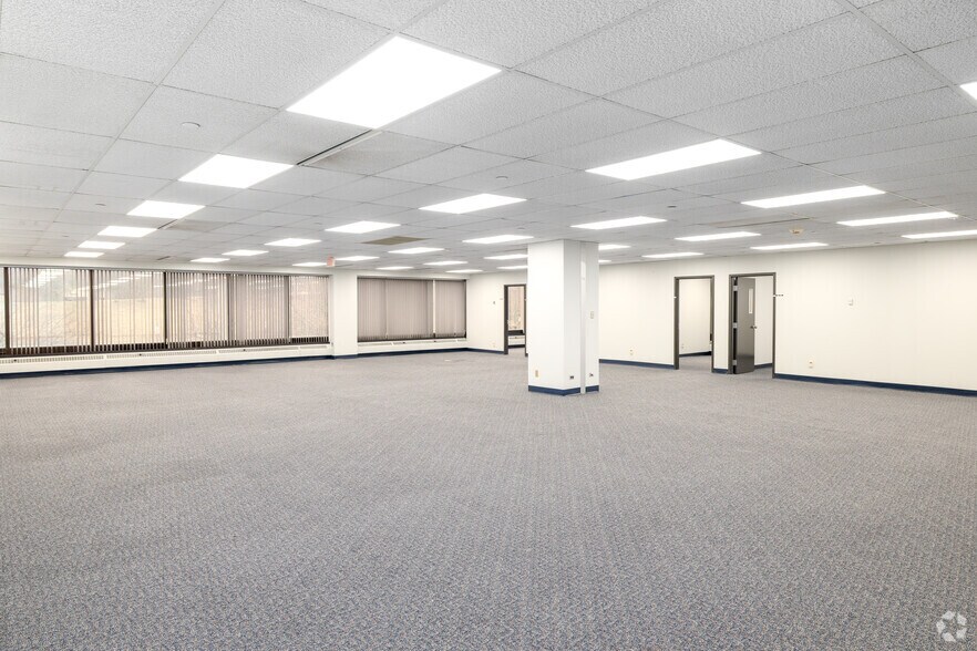 More Photos Of 53 Frontage Rd, Hampton Office For Sale