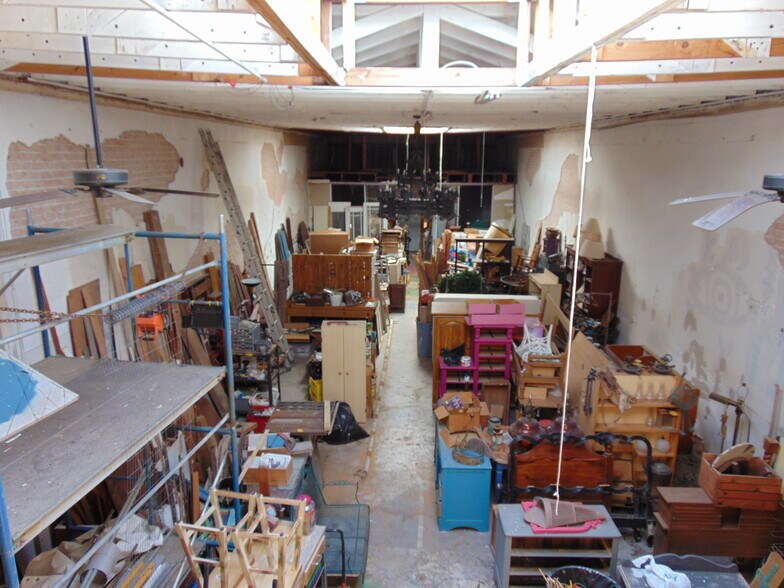 More Photos Of 218 W Texas Ave, Baytown Flex For Sale