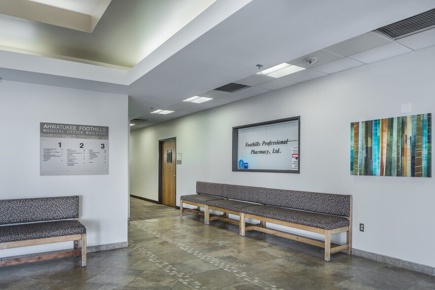 More Photos Of 4545 E Chandler Blvd, Phoenix Medical For Lease