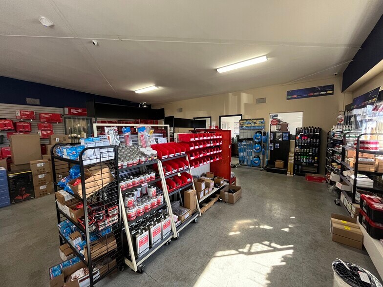 More Photos Of 16645 US Highway 19, Hudson Showroom For Sale