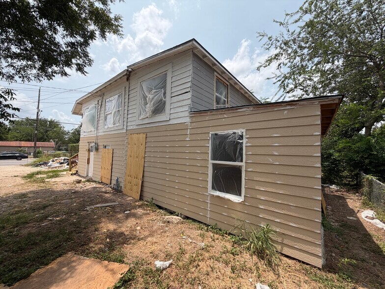 More Photos Of 101 Stanley Ct, San Antonio Multifamily For Sale