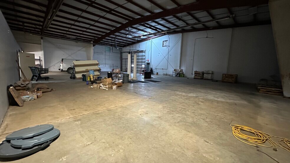 More Photos Of 2401 1/2 Empire, Bloomington General Retail For Sale