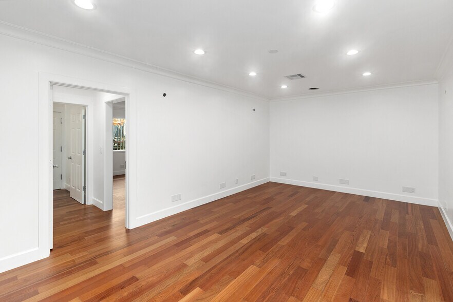 More Photos Of 49 Duboce Ave, San Francisco Warehouse For Lease