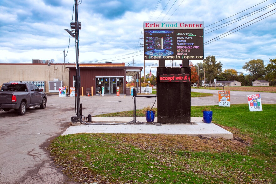 More Photos Of 9875 S Dixie Hwy, Erie Supermarket For Sale