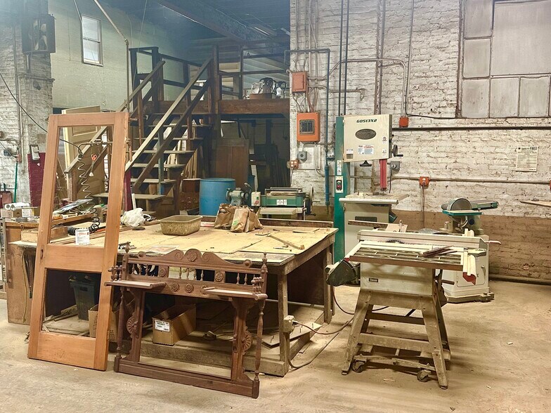 More Photos Of 2507 Huntingdon ave, Baltimore Service For Sale