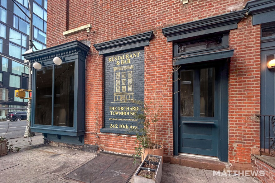 More Photos Of 242 Tenth Ave, New York Apartments For Lease