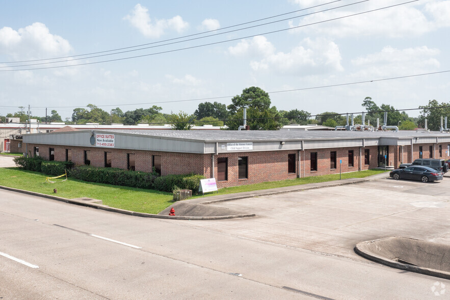 Primary Photo Of 5144 E Sam Houston Pky N, Houston Office For Lease