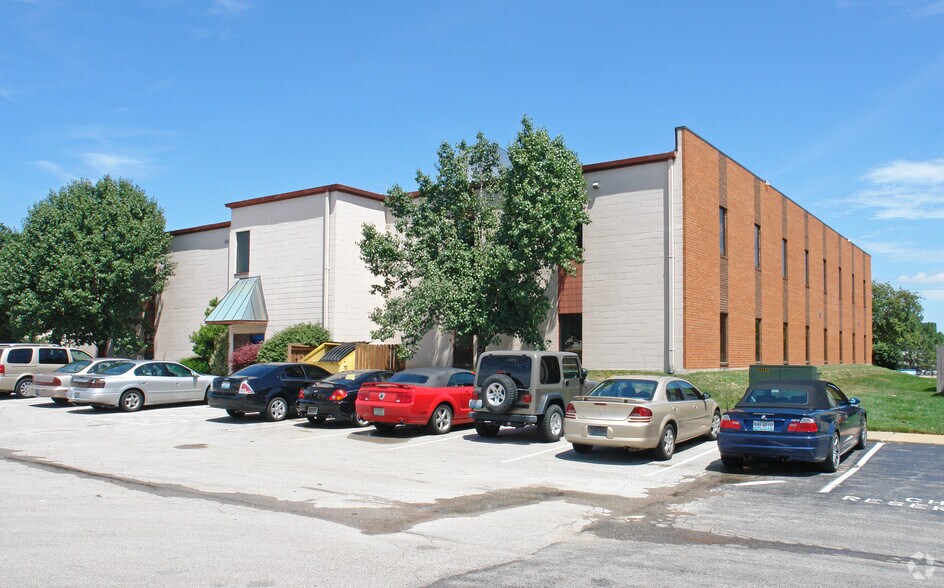More Photos Of 4477 Woodson Rd, Woodson Terrace Coworking Space