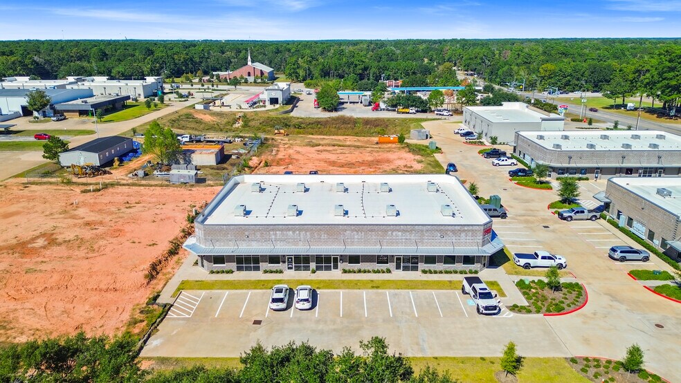 More Photos Of 2517 N Frazier St, Conroe Office For Sale