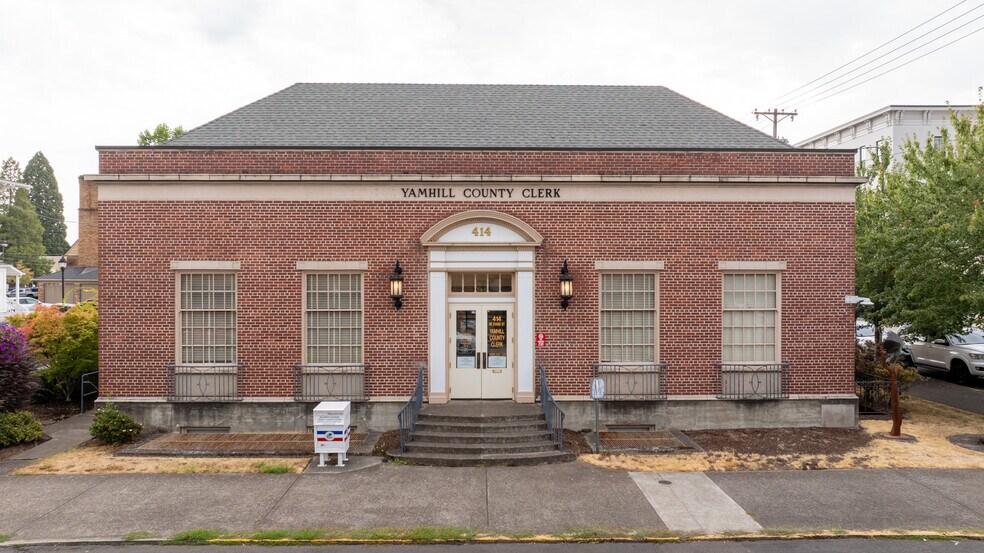 More Photos Of 414 NE Evans St, Mcminnville Office For Sale