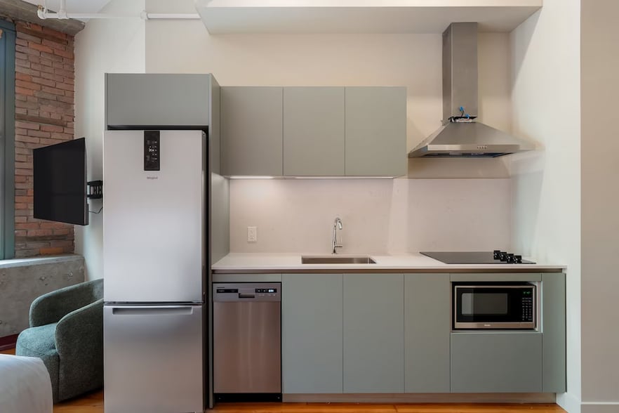More Photos Of 211 Columbia St, Vancouver Hotel For Sale