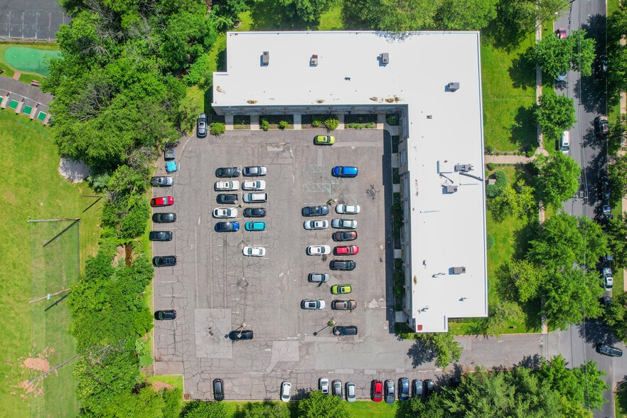 More Photos Of 35-37 Progress St, Edison Medical For Sale