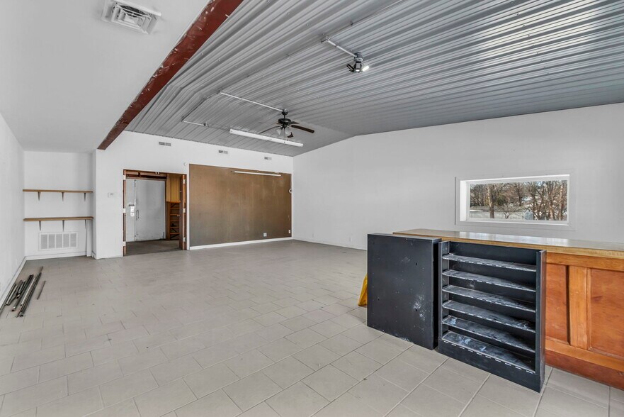 More Photos Of 700 Waters St, Carrollton Freestanding For Sale