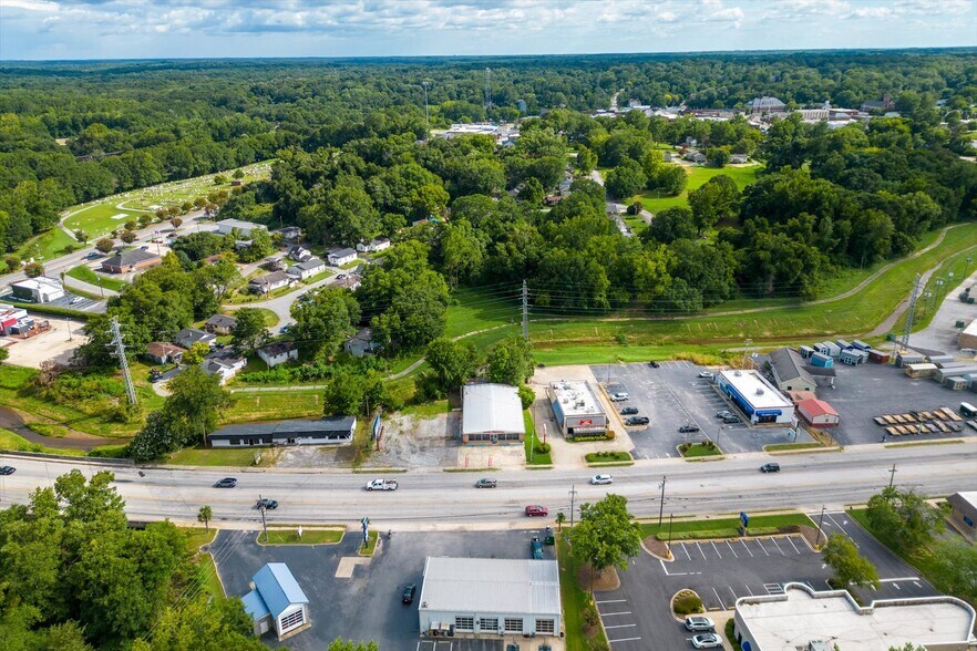 More Photos Of 203 Hillcrest Dr, Laurens Storefront Retail Office For Lease