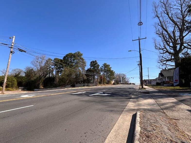 More Photos Of 409 Carthage St, Sanford Medical For Sale