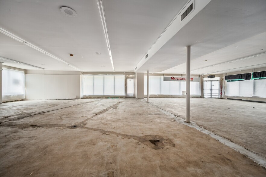 More Photos Of 4835 Dempster St, Skokie Freestanding For Sale