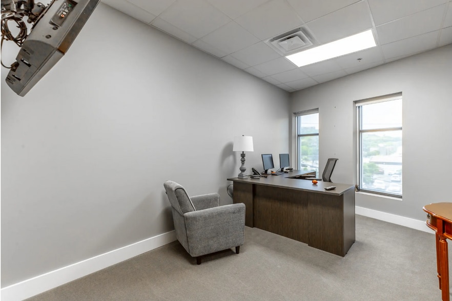More Photos Of 325 Cherokee Blvd, Chattanooga Loft Creative Space For Lease