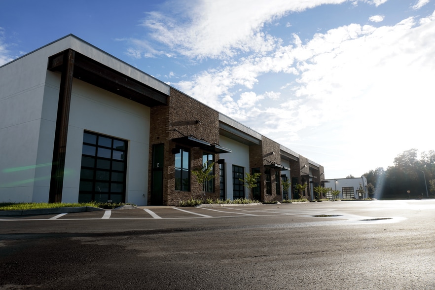 More Photos Of 771 Garden Commerce, Winter Garden Research And Development For Lease