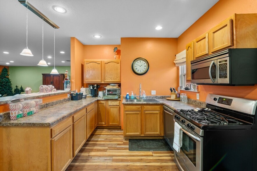 More Photos Of 8861 Botanical Ave, Caseyville Specialty For Sale