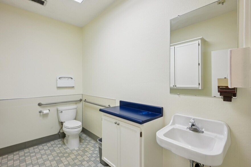 More Photos Of 801 4th St, Santa Rosa Office For Sale