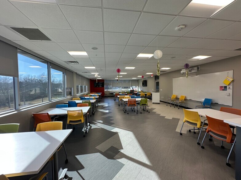 More Photos Of 21 Corporate Hill Dr, Little Rock Office For Sale