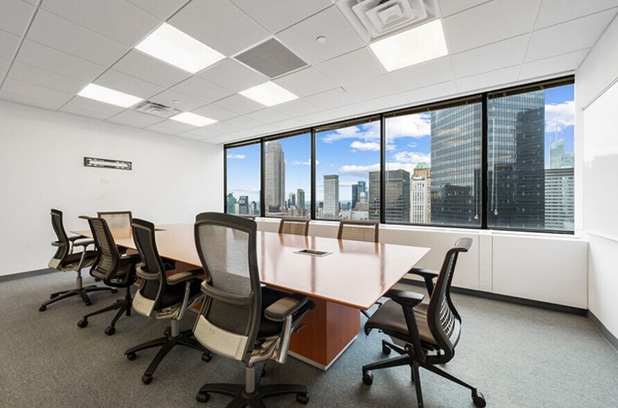 More Photos Of 622 Third Ave, New York Office For Lease