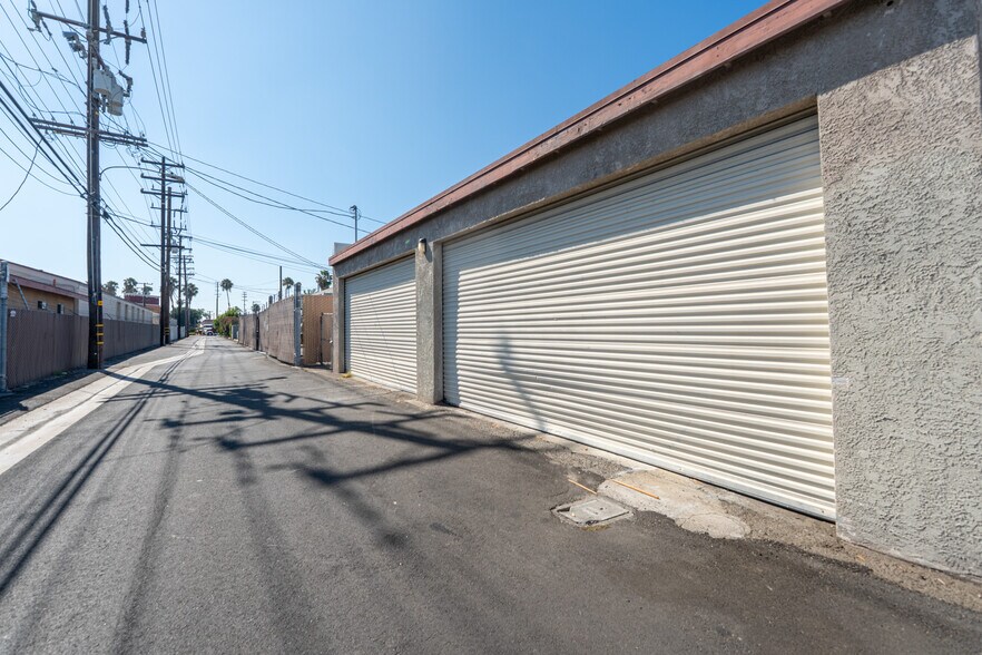 More Photos Of 5261-5265 E Washington Blvd, Commerce Warehouse For Sale