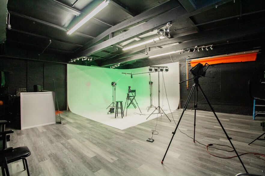 More Photos Of 21-69 S Main St, Leicester Light Distribution For Lease