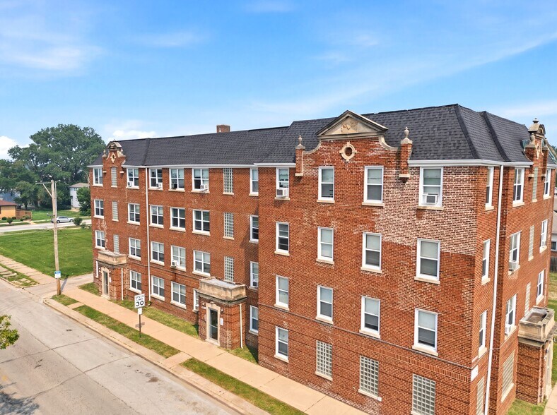 Primary Photo Of 102 Memorial Dr, Calumet City Apartments For Sale