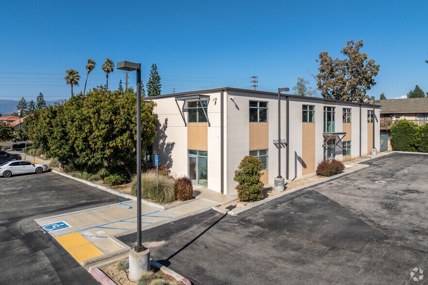 More Photos Of 1550 E Washington St, Colton Medical For Lease