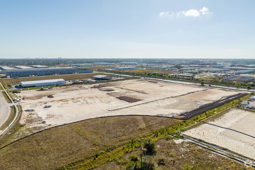 More Photos Of 8950 Alico Trade Center, Fort Myers Land For Lease