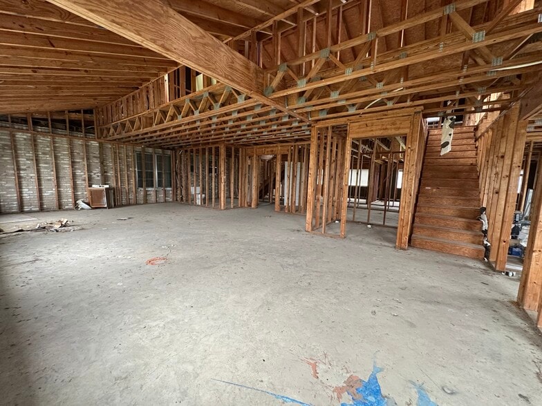 More Photos Of 6628 Crestway Dr, San Antonio Flex For Sale