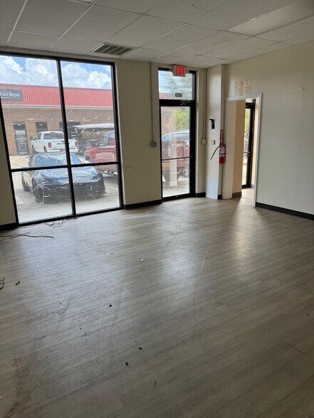 More Photos Of 10541 FM 1960 Rd W, Houston Warehouse For Lease