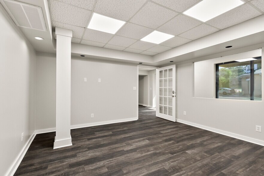 More Photos Of 2300 2nd Ave E, Tuscaloosa Office For Sale