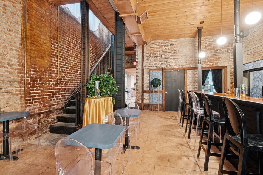 More Photos Of 735 St Joseph St, New Orleans General Retail For Lease