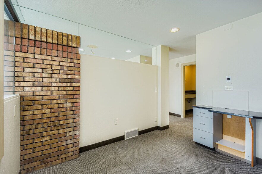 More Photos Of 2502 Abarr Dr, Loveland General Retail For Sale