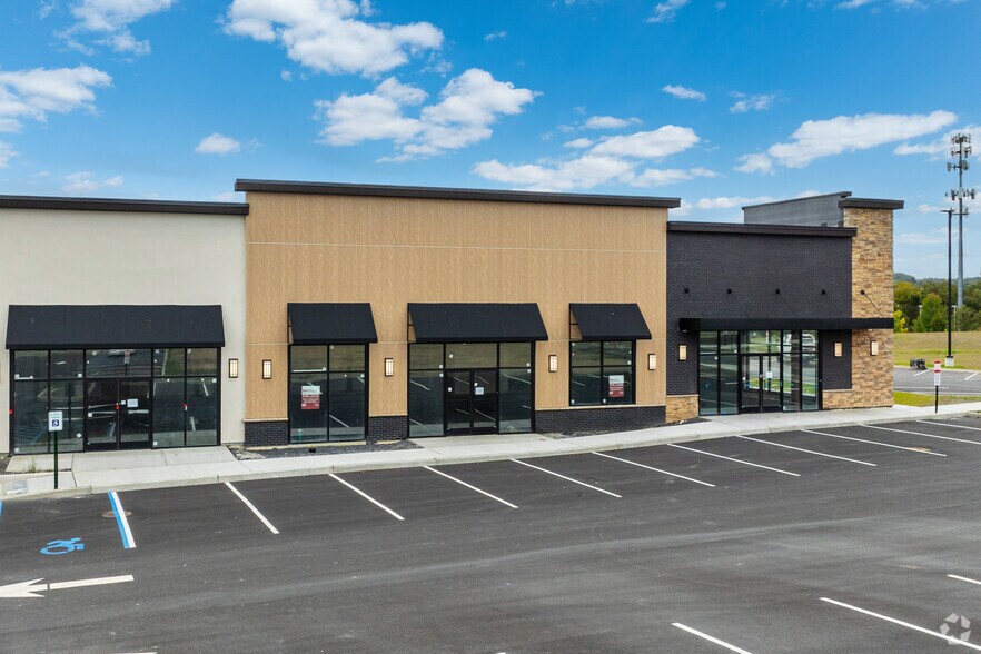 More Photos Of 6 Locey Ln, Harriman Freestanding For Lease