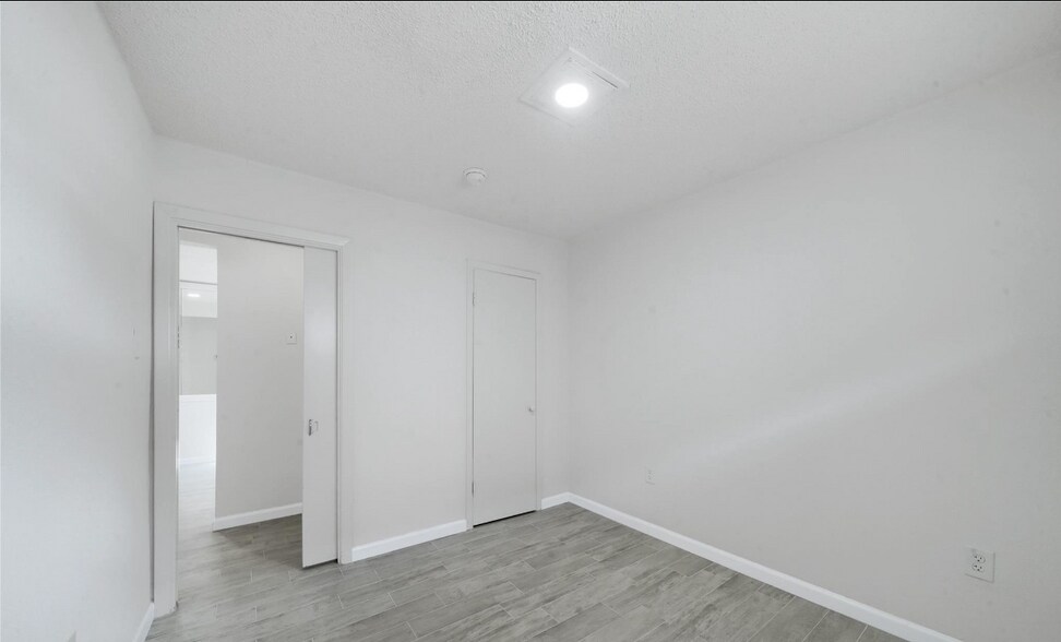 More Photos Of 522 Highway 3, La Marque Office For Lease