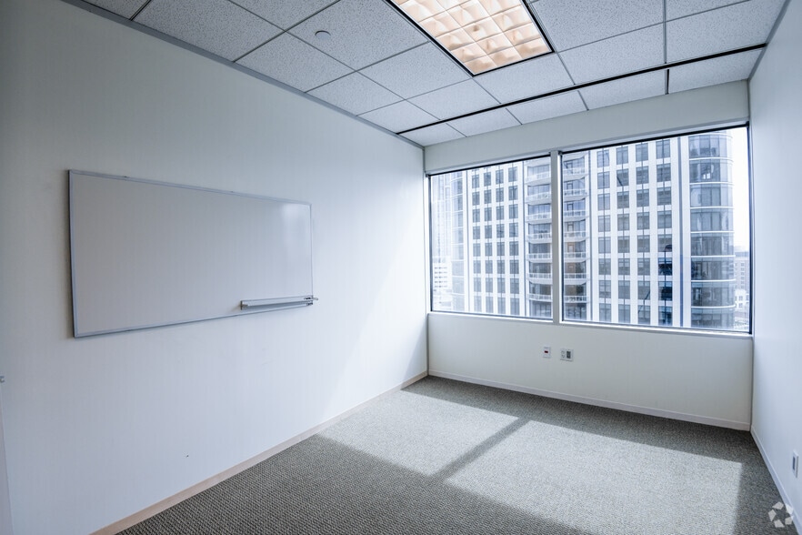More Photos Of 1300 Post Oak Blvd, Houston Office For Lease